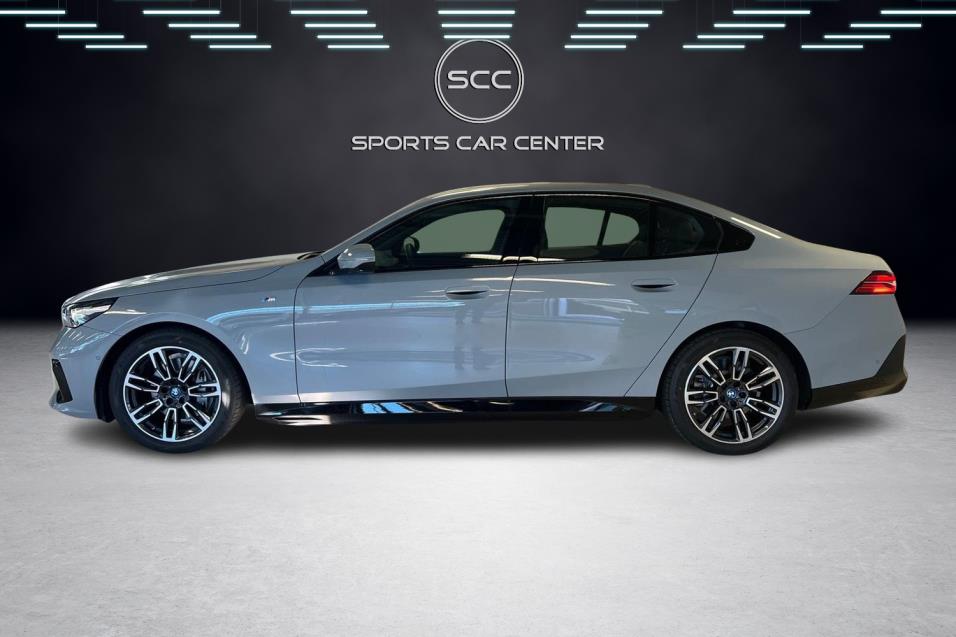 BMW i5 G60 eDrive40 M Sport / Adaptive LED / Peruutuskamera / Sis.Alv / Tämä auto ostettavissa leasingillä!