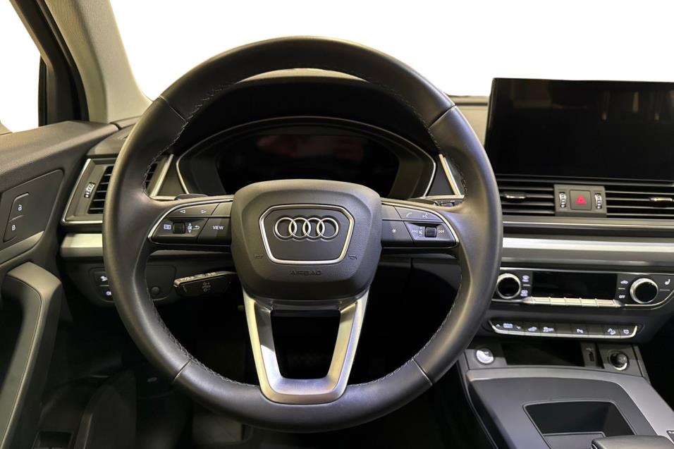 Audi Q5 Advanced 50 TFSI e 220 kW quattro S tronic // Urheiluistuimet / Kamera / MMI Navi / Vakionop.säädin