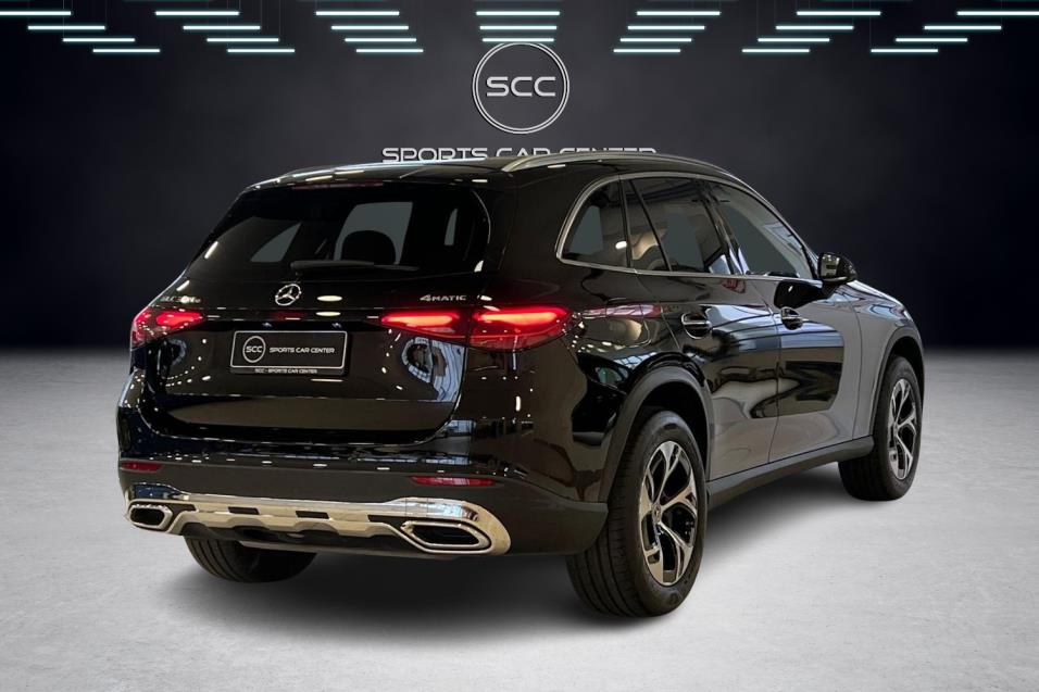 Mercedes-Benz GLC 300 e 4MATIC A // Panorama / Vetokoukku / 360 / Keyless-Go / LED / Distronic