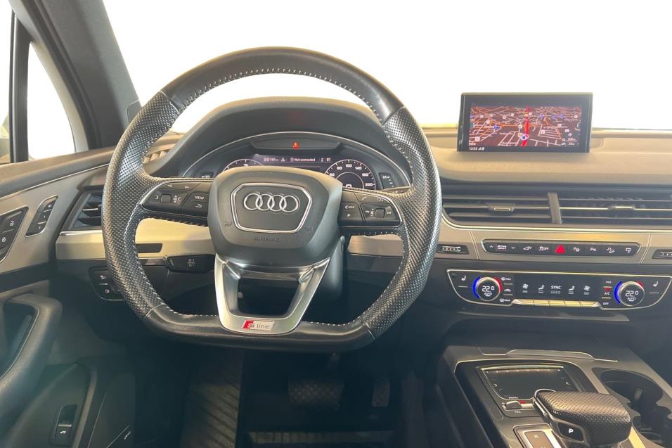 Audi Q7 Business 3,0 V6 TDI e-tron quattro tiptronic // Vetokoukku / Ilmajousitus / BOSE  3D / Panorama