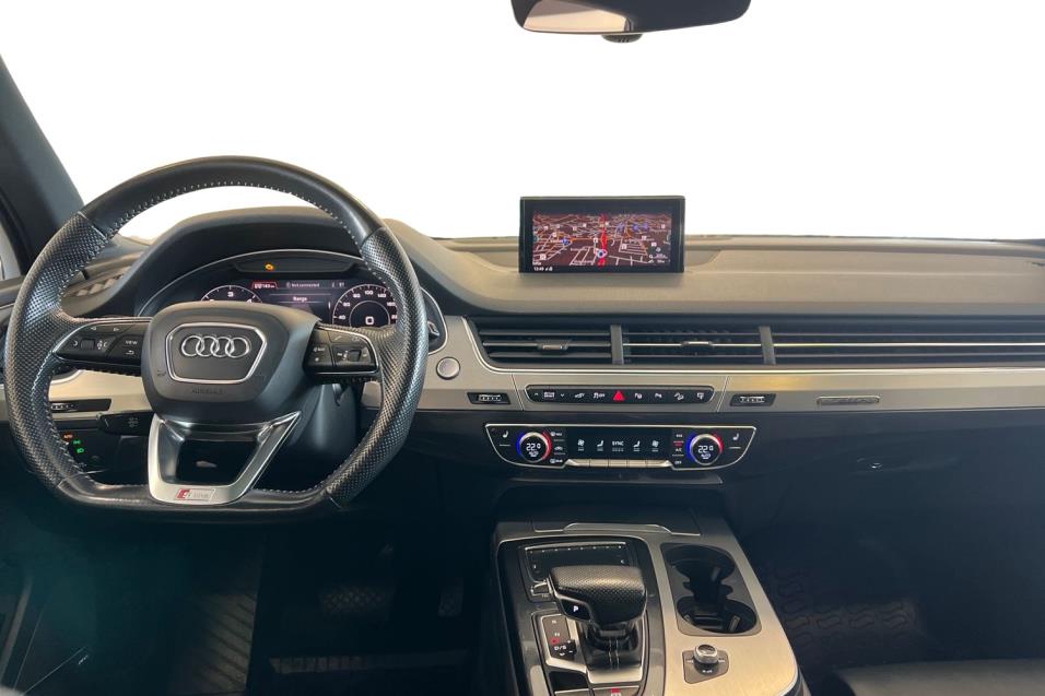 Audi Q7 Business 3,0 V6 TDI e-tron quattro tiptronic // Vetokoukku / Ilmajousitus / BOSE  3D / Panorama