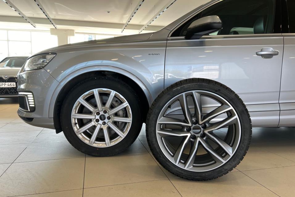 Audi Q7 Business 3,0 V6 TDI e-tron quattro tiptronic // Vetokoukku / Ilmajousitus / BOSE  3D / Panorama