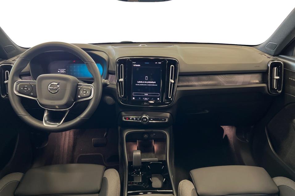 Volvo XC40 Recharge Twin Ultimate aut // Panorama / 20" / Harman Kardon / Lämpöpumppu / 360 / ACC / ALV