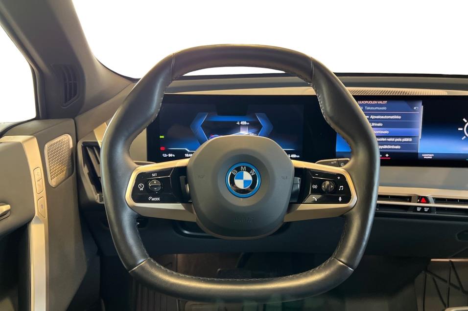 BMW IX M60 / Bowers&Wilkins / Nelipyöräohjaus / Sky Lounge / Soft Close / Laser / Hieronta / 22" / Koukku